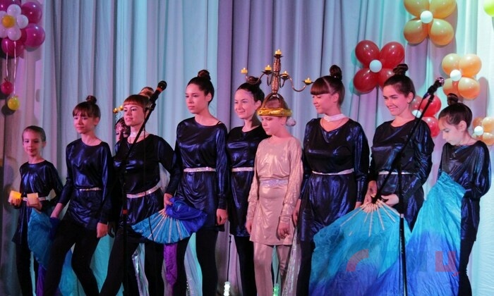 "Праздник Дружбы" для детей-инвалидов в Луганском театре кукол, 3 декабря 2015 года