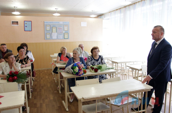 Праздник Последнего звонка в школе №48, Луганск, 25 мая 2018 года