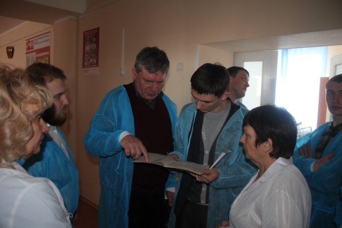 Акция "Труд под охраной – работник без раны" в Луганской городской многопрофильной детской больнице №3, Луганск, 16 февраля 2016 года