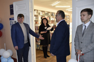 Первая в ЛНР модельная библиотека открылась в Антраците
