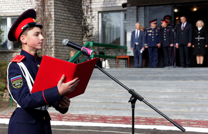Открытие памятника атаману Матвею Платову и церемония посвящения в кадеты первых учащихся кадетского корпуса, Алчевск, 29 октября 2018 года