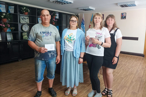 Свердловские активисты доставили родным защитников ЛНР письма с передовой