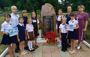 Жители Хрящеватого почтили память земляков, погибших 7 лет назад в результате агрессии ВСУ