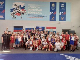 Спортсмены из ЛНР завоевали 11 медалей на первенстве по греко-римской борьбе в Снежном