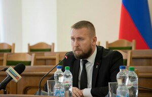 Денис Мирошниченко возглавил Народный Совет ЛНР нового созыва
