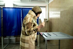 Жители ЛНР были растроганы возможностью проголосовать на выборах Президента – эксперт