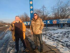 Иностранный военный журналист Скотт Риттер впервые посетил Луганск