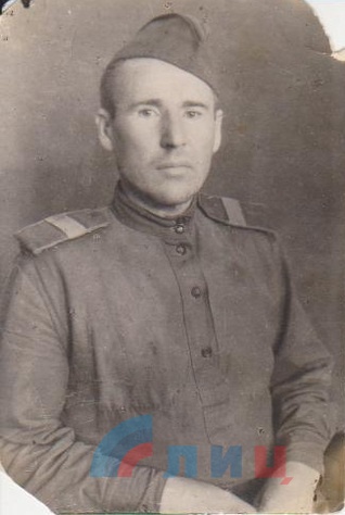 Попов Иван Васильевич (1902-1945). Сержант-минометчик. Погиб при освобождении Будапешта. 