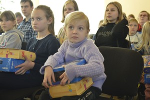 Министр соцразвития Ульяновской области посетила Лутугинский район и передала подарки детям