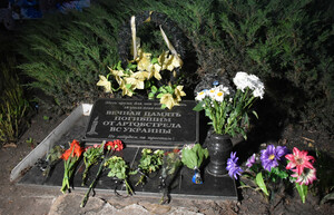 Луганчане почтили память земляков, погибших 8 лет назад при обстреле квартала Солнечный