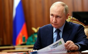 Путин поручил проработать меры поддержки гражданских жен военных, погибших на СВО