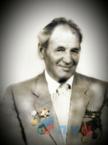 Дымуша Андрей Семенович (1921 – 2005). Освобождал Европу, был ранен. Награжден орденом Отечественной войны, медалями. 