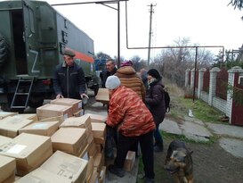 Жители Тошковки и Нижнего получили гуманитарную помощь из Госрезерва - мэр Первомайска
