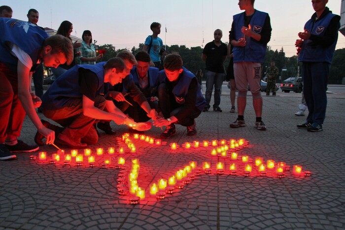 Акция "Свеча памяти", Луганск, 22 июня 2015 года