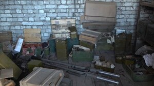 Правоохранители изъяли из тайника в Стаханове боеприпасы и более 30 кг взрывчатки