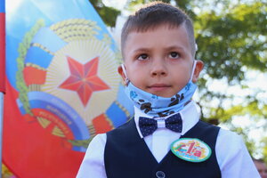 Первый зампред парламента ЛНР поздравил луганских первоклассников, родившихся в Республике