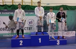 Фехтовальщики из ЛНР завоевали четыре медали на чемпионате в Тульской области