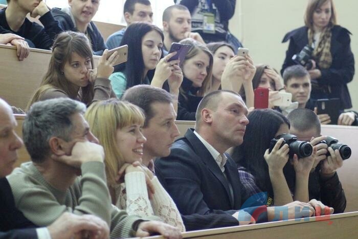 Мастер-класс бойца ММА Монсона для студентов ЛНУ им. Шевченко, Луганск, 21 марта 2017 года