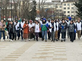 Шествие участников регионального этапа Всемирного фестиваля молодежи состоялось в Луганске
