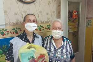 Активисты ОД "Мир Луганщине" передали нуждающимся луганчанам помощь от ЛЭМЗ