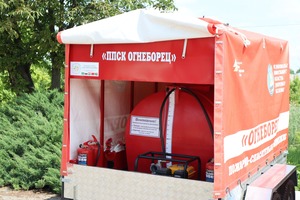 Новосибирские спасатели передали спецтехнику и снаряжение пожарным Беловодского района
