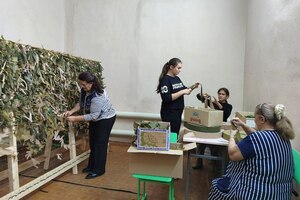 Волонтерский центр Свердловска передал военнослужащим первую маскировочную сеть