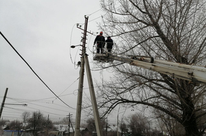 Энергетики восстановили электроснабжение почти 400 тыс. абонентов ЛНР