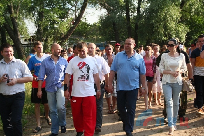 Открытие первого молодежного форума "Будущее Луганщины", Лутугино, 3 июля 2015 года. Фото: Александр Река / ЛИЦ