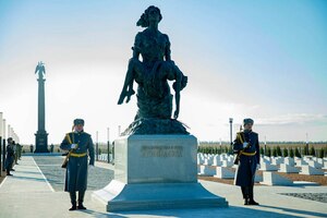 Мемориал "Незаживающая рана Донбасса" открылся в Луганске после реконструкции