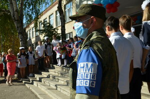 Представители ЛНР в СЦКК обеспечили безопасность на линейках в прифронтовых школах