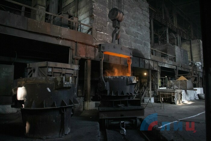 Подготовка к запуску печи на заводе ферросплавов, Стаханов, 15 октября 2021 года