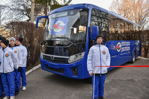 Union State secretary passes bus, computer equipment to Lugansk College of Physical Culture
