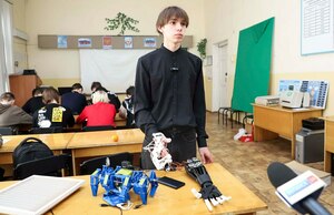 Луганский студент разработал программное обеспечение для роботизированной руки