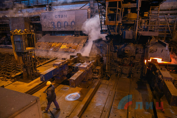Возобновление проката толстолистовой стали на АМК, Алчевск, 21 ноября 2021 года