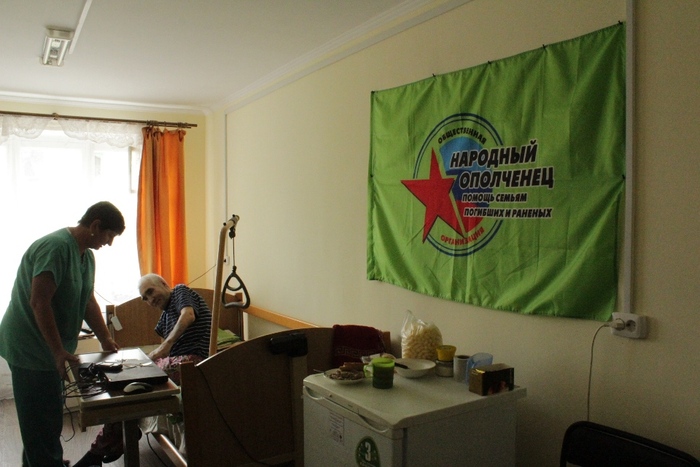 Председатель Совмина ЛНР Геннадий Цыпкалов проинспектировал восстановление Новосветловской больницы, Новосветловка, 16 июня 2015 года
