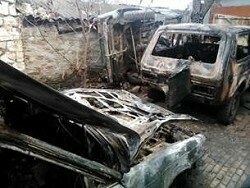 Пожар уничтожил два легковых автомобиля на одном подворье в Георгиевке – МЧС ЛНР