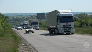 Очередной конвой МЧС РФ доставил жителям Рубежного и Северодонецка 100 т продуктов