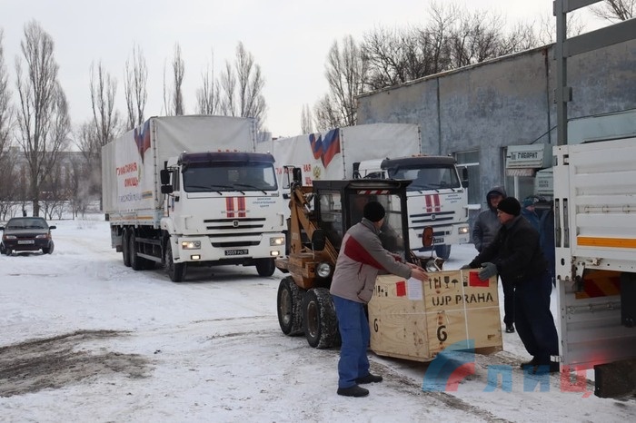 105th Russian EMERCOM humanitarian convoy arrives and unloads in Lugansk, December 23, 2021