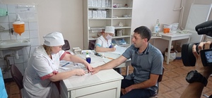 Стахановская центральная горбольница получила 700 доз вакцины от COVID-19