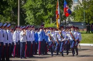 Церемония вручения аттестатов выпускникам прошла в луганском кадетском корпусе