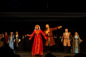 Артисты Луганского русского драмтеатра представили два спектакля на гастролях в Краснодаре