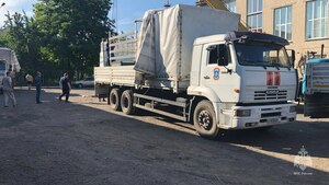 Автомобили МЧС РФ из Орловской области доставили в Троицкое более 40 т стройматериалов
