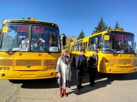Школы получили новые автобусы - мэрия Красного Луча