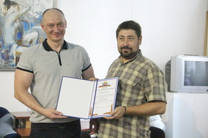 Глава Республики присвоил председателю Союза художников звание заслуженного художника ЛНР