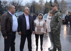 Губернатор Ставрополья ознакомился с ходом ремонта школы и площади в Антраците