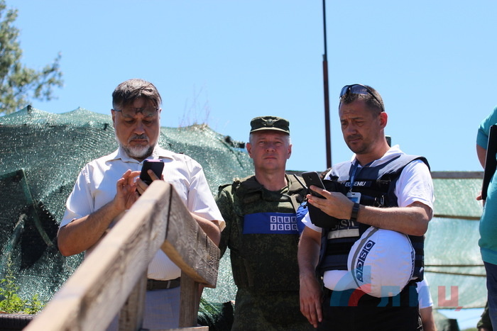 Начало разведения сил и средств на участке линии соприкосновения в районе Станицы Луганской, 26 июня 2019 года