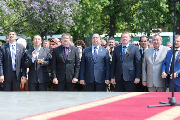  Торжественная церемония подъема флага ЛНР, Луганск, 12 мая 2015 года