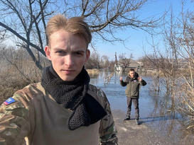 Журналисты "Вести Луганск" попали под обстрел на кременском направлении, оператор ранен