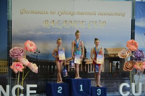 Юная гимнастка из ЛНР завоевала серебряную медаль на фестивале в Санкт-Петербурге
