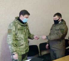Минприроды ЛНР выдало удостоверение общественного инспектора пяти жителям ЛНР
